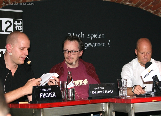 12er-Stammtisch
Sturm12.at 12er-Stammtisch, Cafe Scherbe Graz, 04.09.2013.

Foto zeigt Juergen Pucher (Sturm12.at),  Martin Blumenau (FM4)
 und Gerhard Goldbrich (General Manager Sturm)
