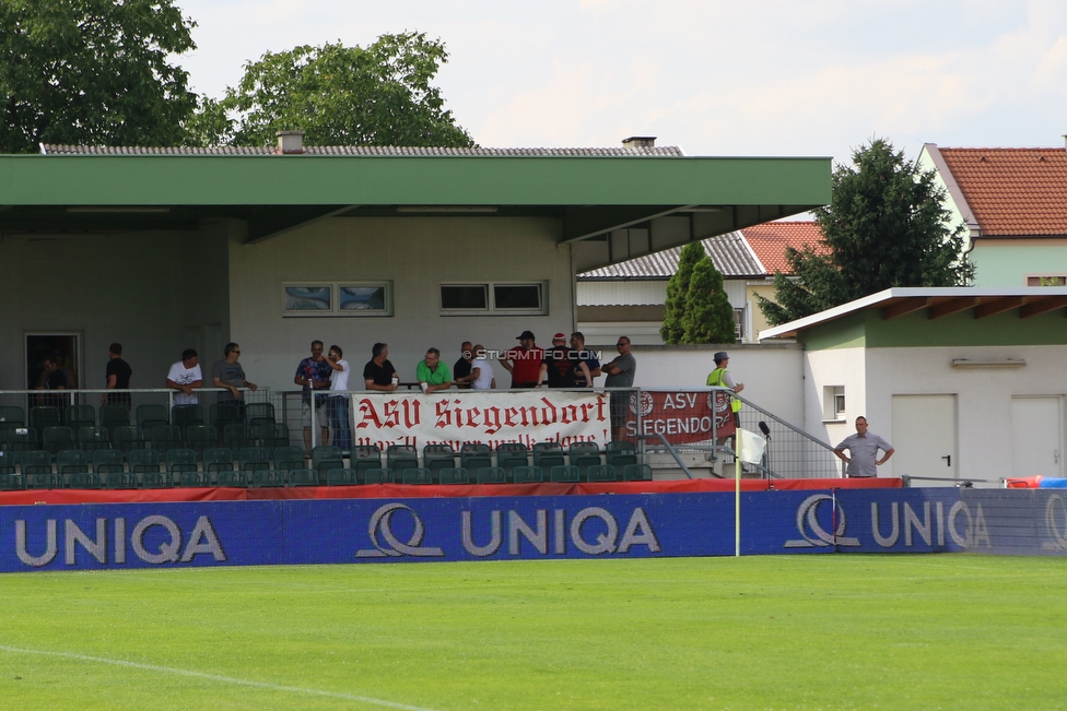 Siegendorf - Sturm Graz
OEFB Cup, 1. Runde, ASV Siegendorf - SK Sturm Graz, Heidenboden Stadion Parndorf, 21.07.2018. 

Foto zeigt Fans von Sturm
