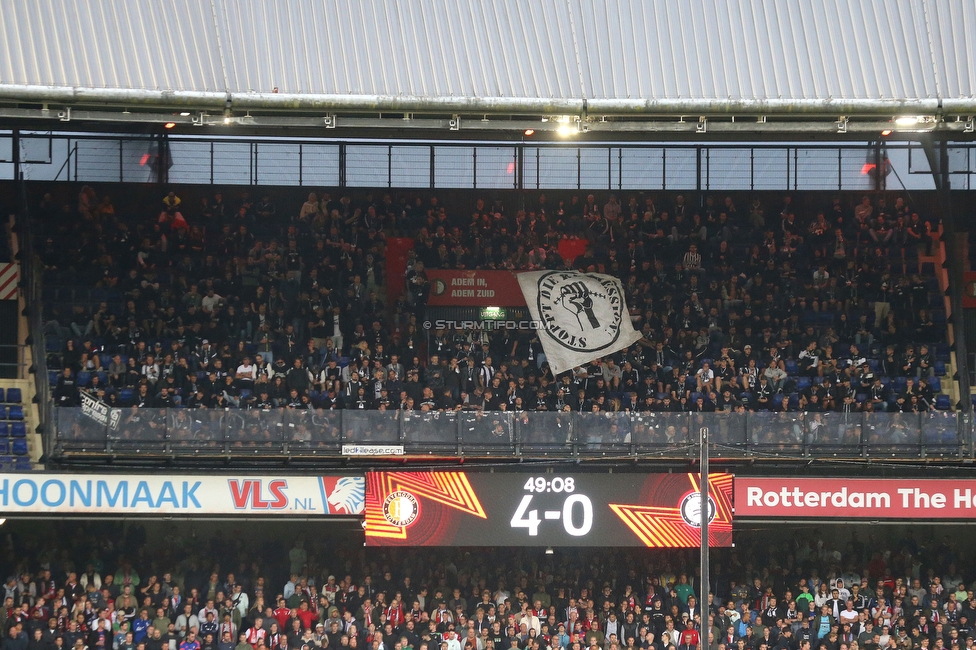 Feyenoord - Sturm Graz
UEFA Europa League Gruppenphase 2. Spieltag, Feyenoord Rotterdam - SK Sturm Graz, Stadion De Kuip Rotterdam, 15.09.2022. 

Foto zeigt Fans von Sturm
