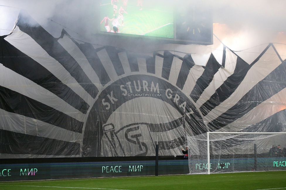 Sturm Graz - Feyenoord
UEFA Europa League Gruppenphase 5. Spieltag, SK Sturm Graz - Feyenoord Rotterdam, Stadion Liebenau Graz, 27.10.2022. 

Foto zeigt Fans von Sturm mit einer Choreografie
