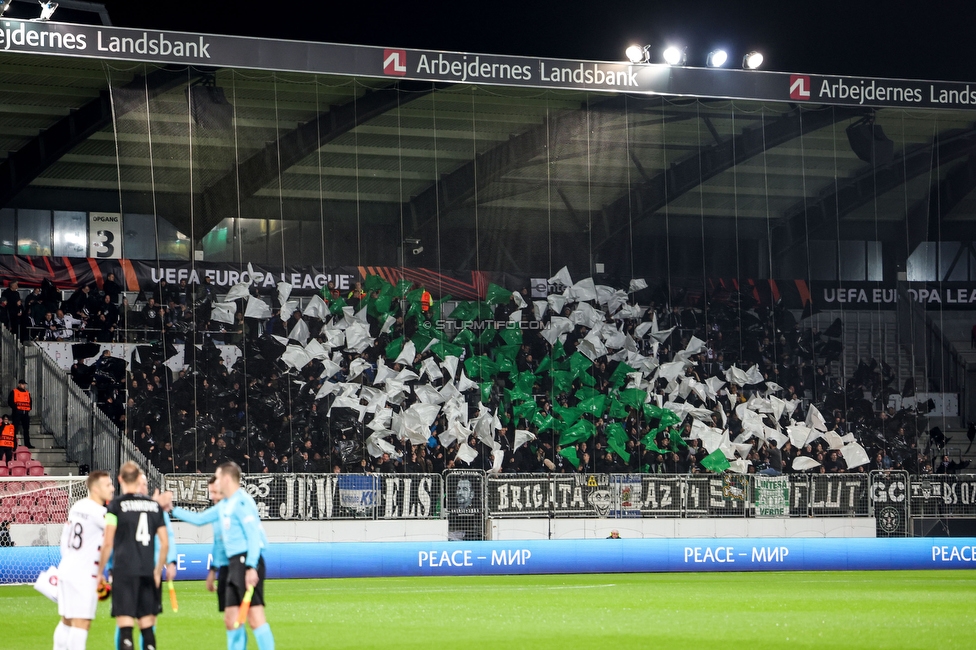 Midtjylland - Sturm Graz
UEFA Europa League Gruppenphase 6. Spieltag, FC Midtjylland - SK Sturm Graz, Arena Herning, 03.11.2022. 

Foto zeigt Fans von Sturm mit einer Choreografie
