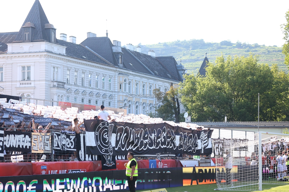 Kremser SC - Sturm Graz
OEFB Cup 1. Runde, Kremser SC - SK Sturm Graz, Sepp-Doll-Stadion Krems, 27.07.2024. 

Foto zeigt Fans von Sturm
