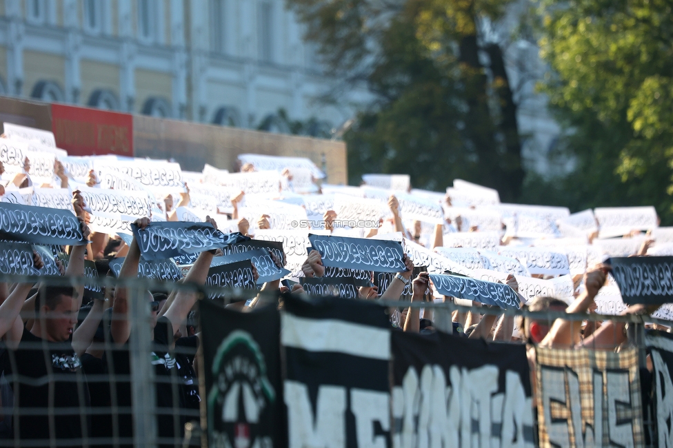 Kremser SC - Sturm Graz
OEFB Cup 1. Runde, Kremser SC - SK Sturm Graz, Sepp-Doll-Stadion Krems, 27.07.2024. 

Foto zeigt Fans von Sturm
