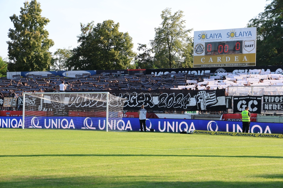 Kremser SC - Sturm Graz
OEFB Cup, 1. Runde, Kremser SC - SK Sturm Graz, Sepp-Doll-Stadion Krems, 27.07.2024. 

Foto zeigt Fans von Sturm mit einer Choreografie
