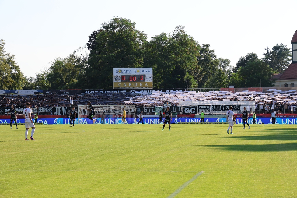 Kremser SC - Sturm Graz
OEFB Cup, 1. Runde, Kremser SC - SK Sturm Graz, Sepp-Doll-Stadion Krems, 27.07.2024. 

Foto zeigt Fans von Sturm mit einer Choreografie
