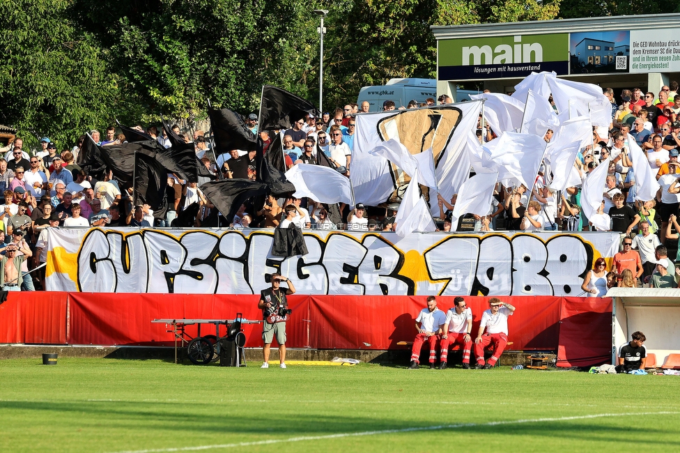 Kremser SC - Sturm Graz
OEFB Cup, 1. Runde, Kremser SC - SK Sturm Graz, Sepp-Doll-Stadion Krems, 27.07.2024. 

Foto zeigt Fans von Krems mit einer Choreografie
