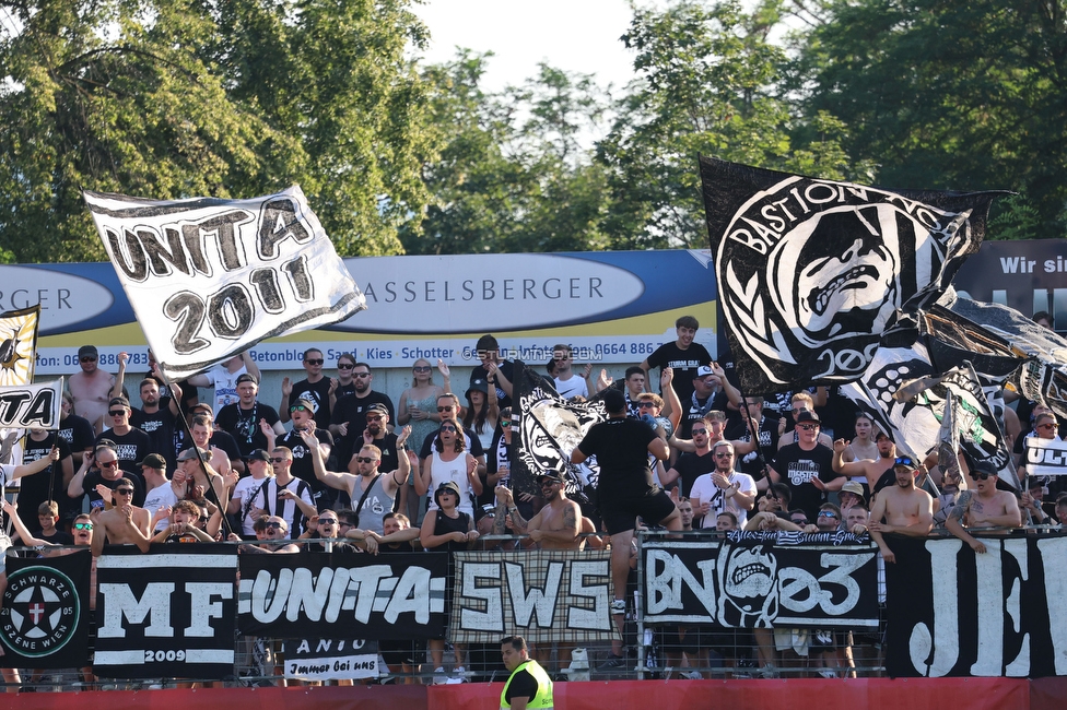 Kremser SC - Sturm Graz
OEFB Cup, 1. Runde, Kremser SC - SK Sturm Graz, Sepp-Doll-Stadion Krems, 27.07.2024. 

Foto zeigt Fans von Sturm
Schlüsselwörter: unita sws bastion