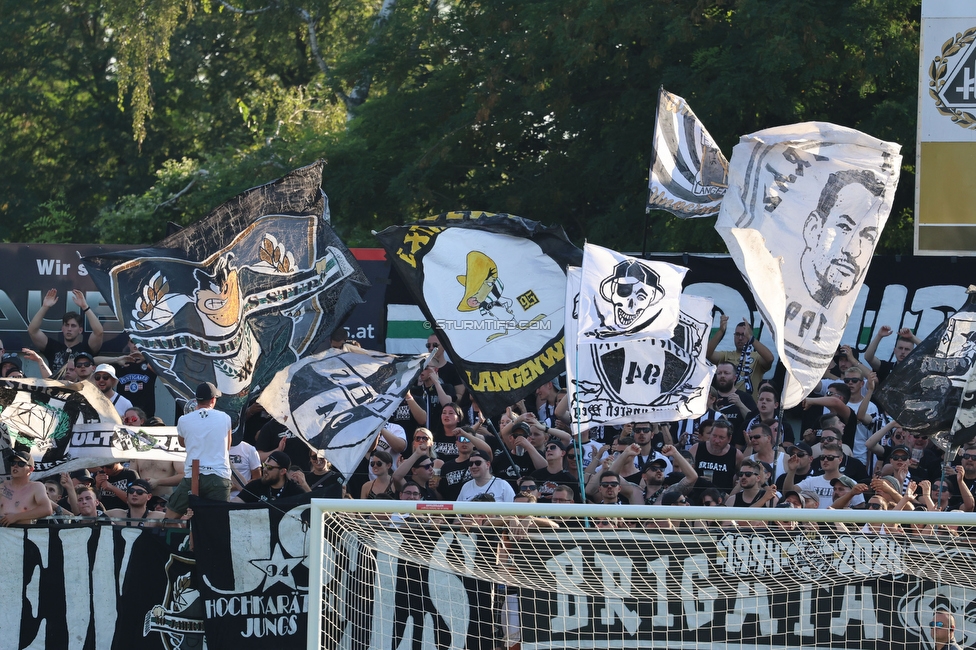 Kremser SC - Sturm Graz
OEFB Cup, 1. Runde, Kremser SC - SK Sturm Graz, Sepp-Doll-Stadion Krems, 27.07.2024. 

Foto zeigt Fans von Sturm
Schlüsselwörter: jewels brigata