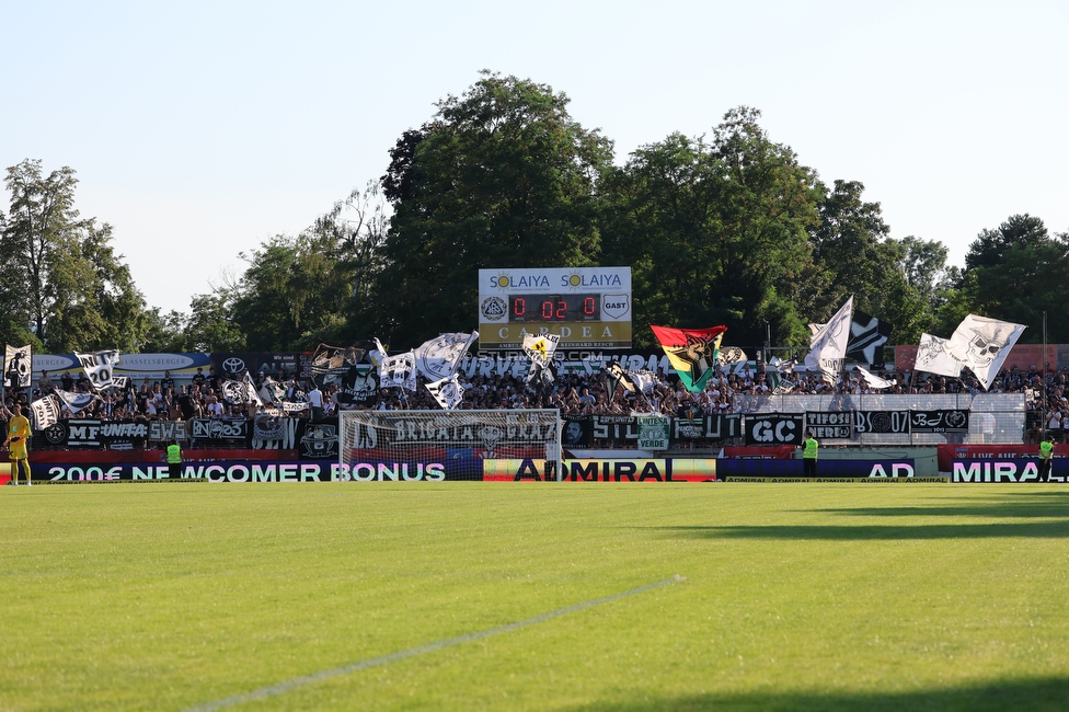 Kremser SC - Sturm Graz
OEFB Cup, 1. Runde, Kremser SC - SK Sturm Graz, Sepp-Doll-Stadion Krems, 27.07.2024. 

Foto zeigt Fans von Sturm
