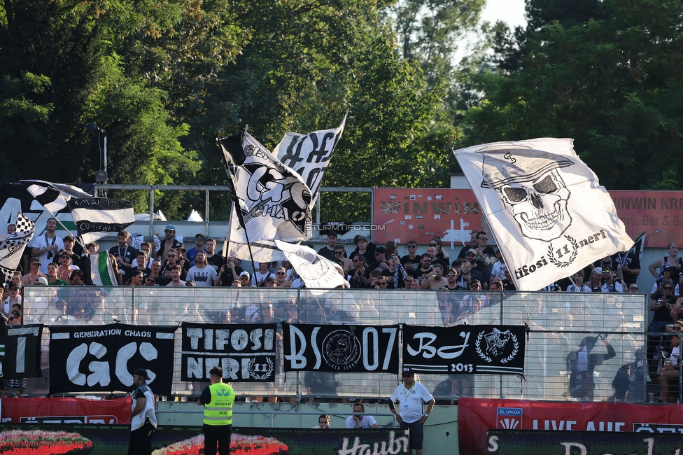 Kremser SC - Sturm Graz
OEFB Cup, 1. Runde, Kremser SC - SK Sturm Graz, Sepp-Doll-Stadion Krems, 27.07.2024. 

Foto zeigt Fans von Sturm
Schlüsselwörter: blackstorm tifosi