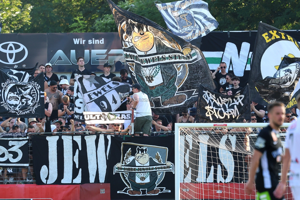 Kremser SC - Sturm Graz
OEFB Cup, 1. Runde, Kremser SC - SK Sturm Graz, Sepp-Doll-Stadion Krems, 27.07.2024. 

Foto zeigt Fans von Sturm
Schlüsselwörter: jewels