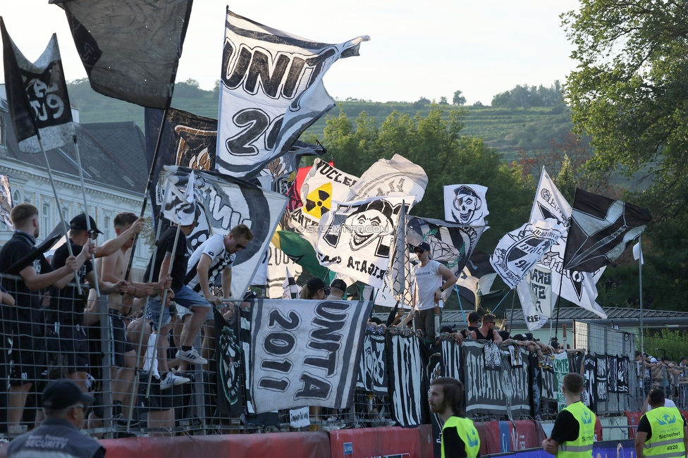 Kremser SC - Sturm Graz
OEFB Cup, 1. Runde, Kremser SC - SK Sturm Graz, Sepp-Doll-Stadion Krems, 27.07.2024. 

Foto zeigt Fans von Sturm
