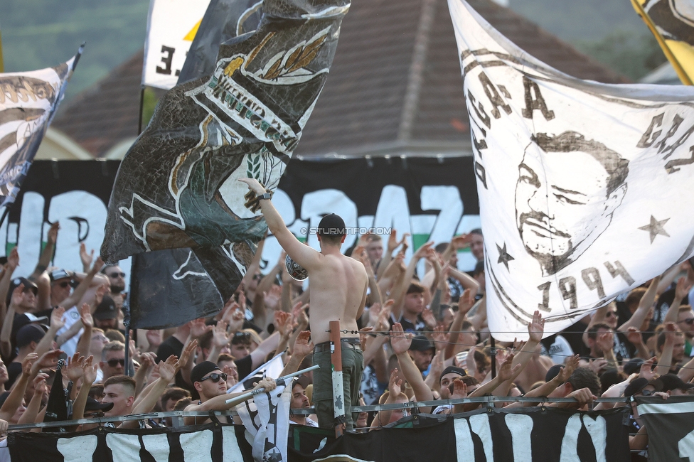 Kremser SC - Sturm Graz
OEFB Cup 1. Runde, Kremser SC - SK Sturm Graz, Sepp-Doll-Stadion Krems, 27.07.2024. 

Foto zeigt Fans von Sturm
