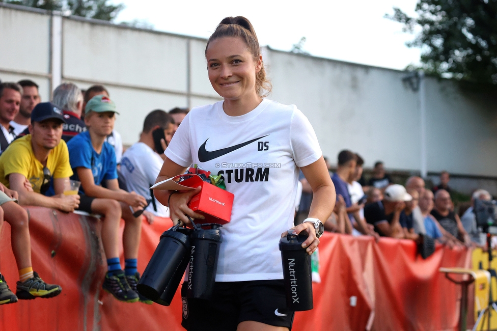 Kremser SC - Sturm Graz
OEFB Cup 1. Runde, Kremser SC - SK Sturm Graz, Sepp-Doll-Stadion Krems, 27.07.2024. 

Foto zeigt Darinka Stock (Ernaehrungswissenschaftlerin Sturm)
