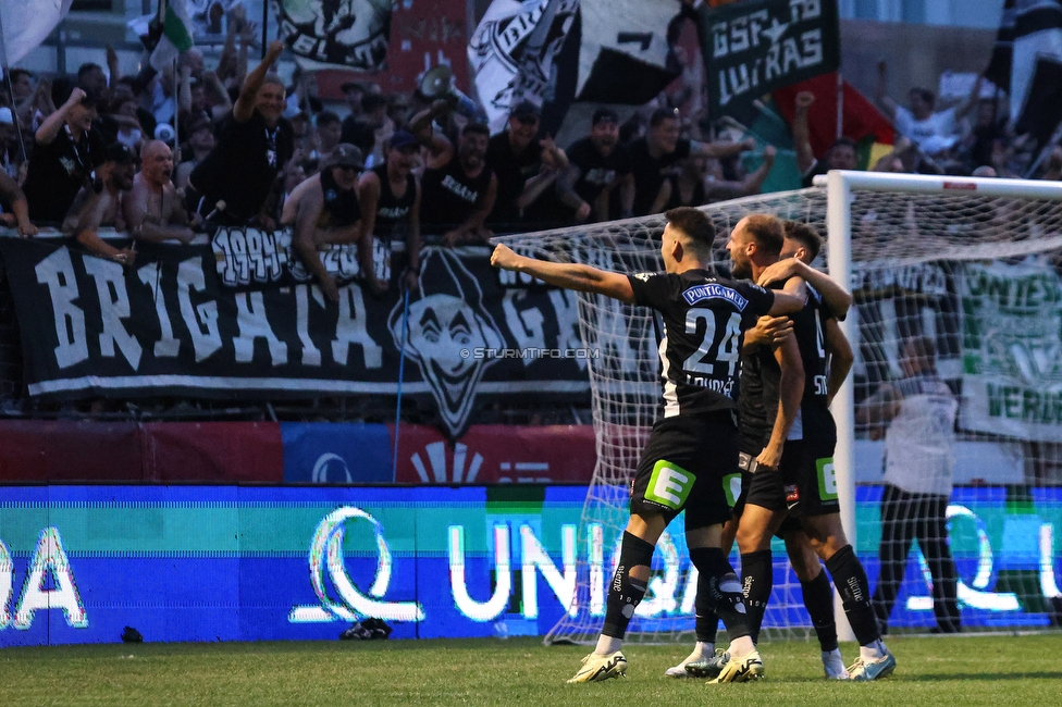 Kremser SC - Sturm Graz
OEFB Cup 1. Runde, Kremser SC - SK Sturm Graz, Sepp-Doll-Stadion Krems, 27.07.2024. 

Foto zeigt Jon Gorenc-Stankovic (Sturm) und Dimitri Lavalee (Sturm)
