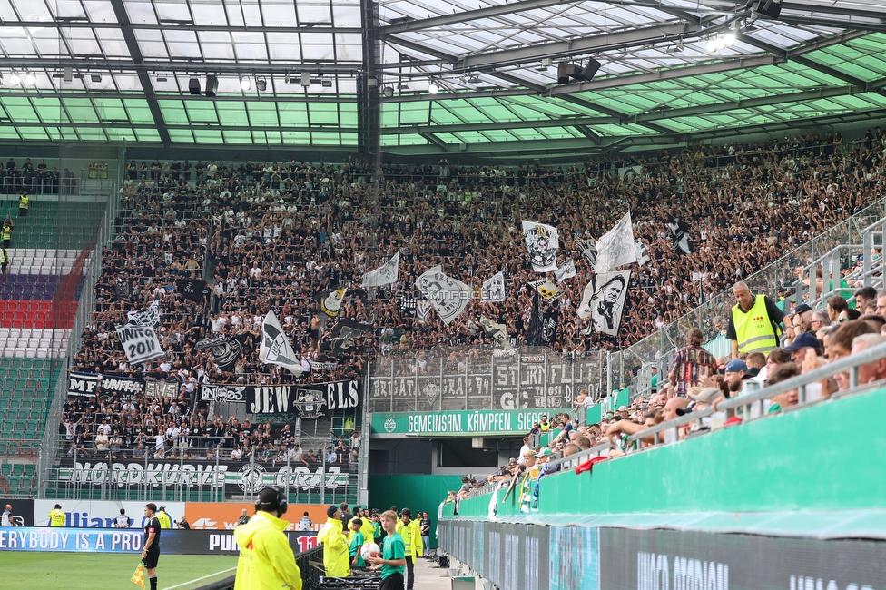 Rapid Wien - Sturm Graz
Oesterreichische Fussball Bundesliga, 1. Runde, SK Rapid Wien - SK Sturm Graz, Weststadion Wien, 04.08.2024. 

Foto zeigt Fans von Sturm
