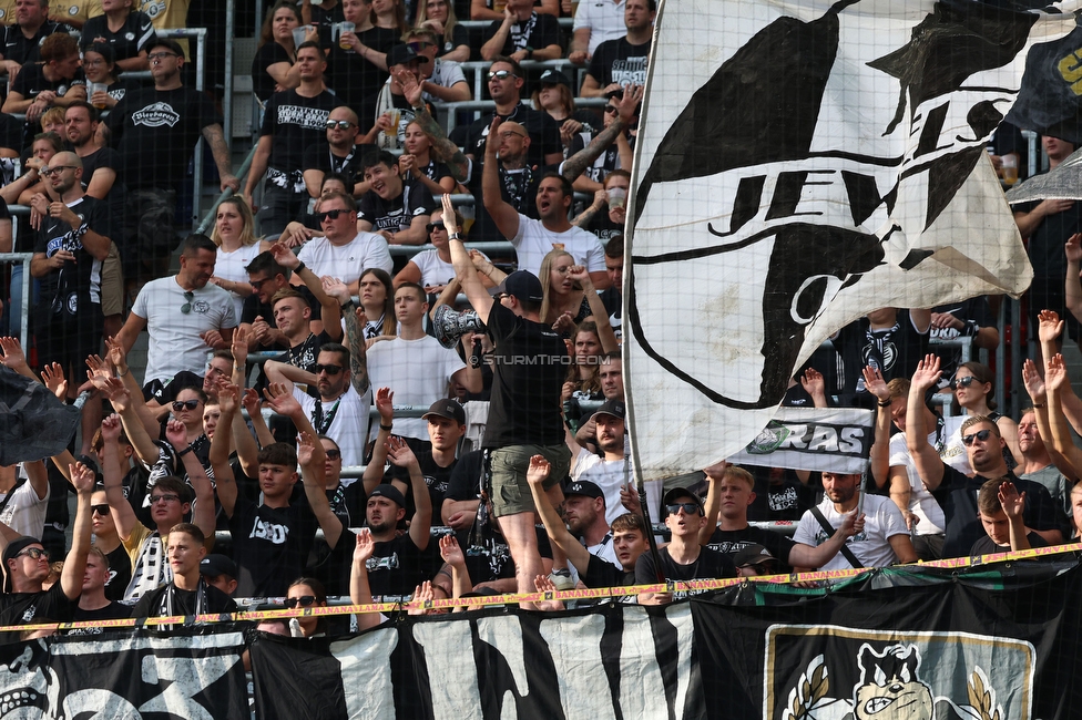 Rapid Wien - Sturm Graz
Oesterreichische Fussball Bundesliga, 1. Runde, SK Rapid Wien - SK Sturm Graz, Weststadion Wien, 04.08.2024. 

Foto zeigt Fans von Sturm
