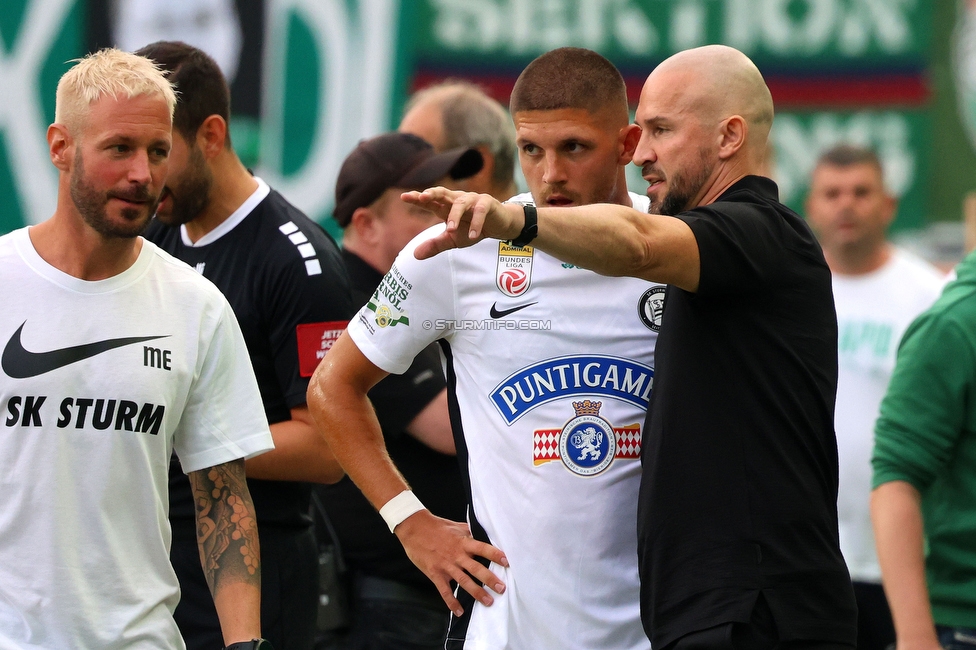 Rapid Wien - Sturm Graz
Oesterreichische Fussball Bundesliga, 1. Runde, SK Rapid Wien - SK Sturm Graz, Weststadion Wien, 04.08.2024. 

Foto zeigt Martin Ehrenreich (Teammanagement Sturm), Christian Ilzer (Cheftrainer Sturm) und Emir Karic (Sturm)
