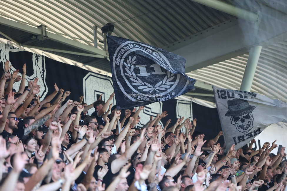 Sturm Graz - Hartberg
Oesterreichische Fussball Bundesliga, 2. Runde, SK Sturm Graz - TSV Hartberg, Stadion Liebenau Graz, 11.08.2024. 

Foto zeigt Fans von Sturm
Schlüsselwörter: tifosi