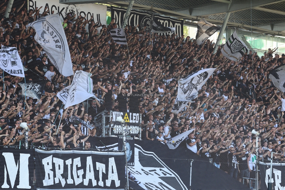 Sturm Graz - Hartberg
Oesterreichische Fussball Bundesliga, 2. Runde, SK Sturm Graz - TSV Hartberg, Stadion Liebenau Graz, 11.08.2024. 

Foto zeigt Fans von Sturm
Schlüsselwörter: brigata