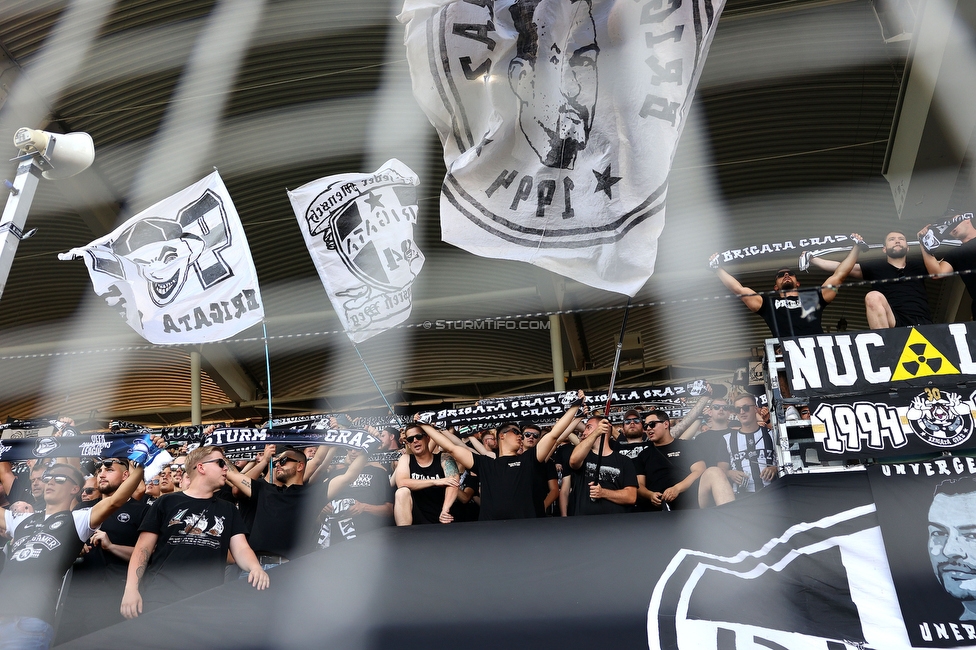 Sturm Graz - Hartberg
Oesterreichische Fussball Bundesliga, 2. Runde, SK Sturm Graz - TSV Hartberg, Stadion Liebenau Graz, 11.08.2024. 

Foto zeigt Fans von Sturm
Schlüsselwörter: brigata schals