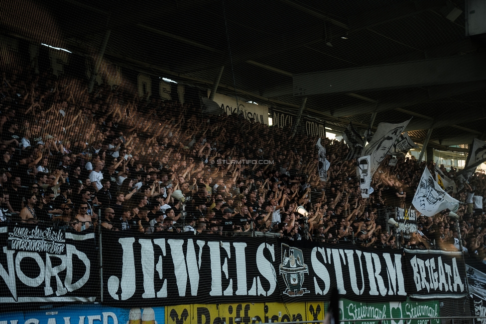 Sturm Graz - Hartberg
Oesterreichische Fussball Bundesliga, 2. Runde, SK Sturm Graz - TSV Hartberg, Stadion Liebenau Graz, 11.08.2024. 

Foto zeigt Fans von Sturm
Schlüsselwörter: jewels