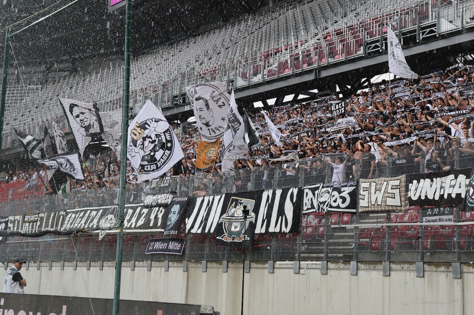 Austria Klagenfurt - Sturm Graz
Oesterreichische Fussball Bundesliga, 3. Runde, SK Austria Klagenfurt - SK Sturm Graz, Woerthersee Stadion Klagenfurt, 17.08.2024. 

Foto zeigt Fans von Sturm
