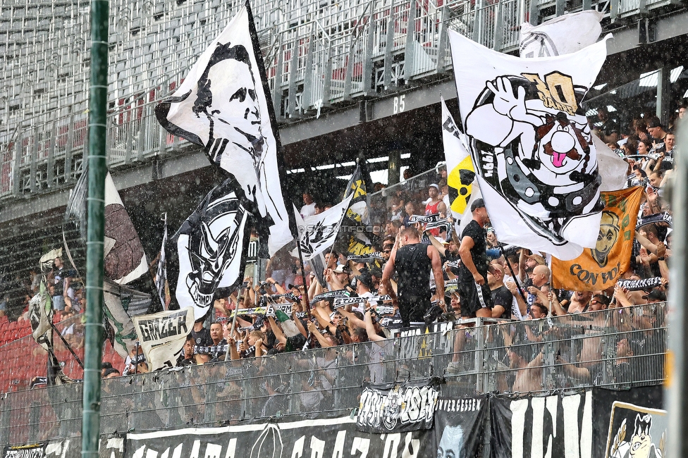 Klagenfurt - Sturm Graz
Oesterreichische Fussball Bundesliga, 3. Runde, SK Austria Klagenfurt - SK Sturm Graz,  Woerthersee Stadion Klagenfurt, 17.08.2024. 

Foto zeigt Fans von Sturm
