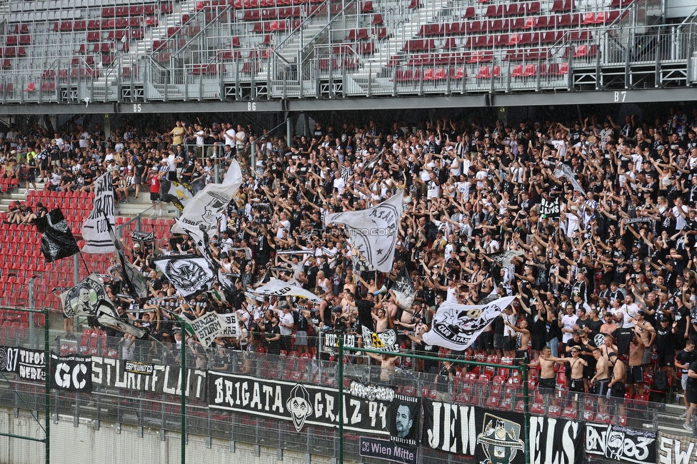 Austria Klagenfurt - Sturm Graz
Oesterreichische Fussball Bundesliga, 3. Runde, SK Austria Klagenfurt - SK Sturm Graz, Woerthersee Stadion Klagenfurt, 17.08.2024. 

Foto zeigt Fans von Sturm
