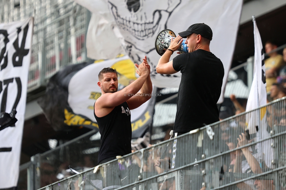 Austria Klagenfurt - Sturm Graz
Oesterreichische Fussball Bundesliga, 3. Runde, SK Austria Klagenfurt - SK Sturm Graz, Woerthersee Stadion Klagenfurt, 17.08.2024. 

Foto zeigt Fans von Sturm
Schlüsselwörter: brigata vorsaenger