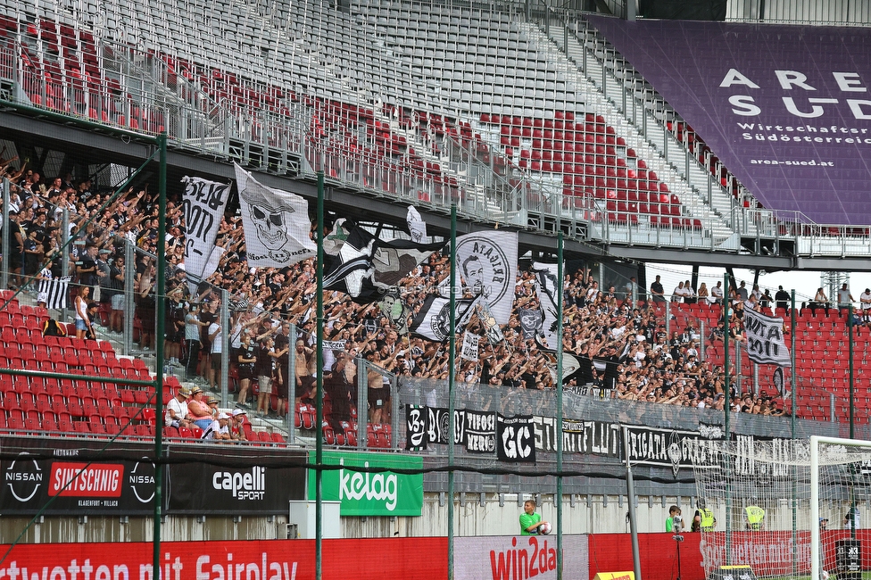 Austria Klagenfurt - Sturm Graz
Oesterreichische Fussball Bundesliga, 3. Runde, SK Austria Klagenfurt - SK Sturm Graz, Woerthersee Stadion Klagenfurt, 17.08.2024. 

Foto zeigt Fans von Sturm
