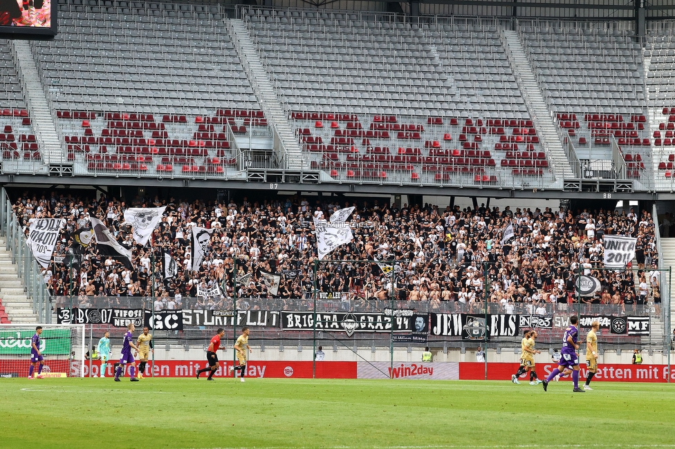 Klagenfurt - Sturm Graz
Oesterreichische Fussball Bundesliga, 3. Runde, SK Austria Klagenfurt - SK Sturm Graz,  Woerthersee Stadion Klagenfurt, 17.08.2024. 

Foto zeigt Fans von Sturm
