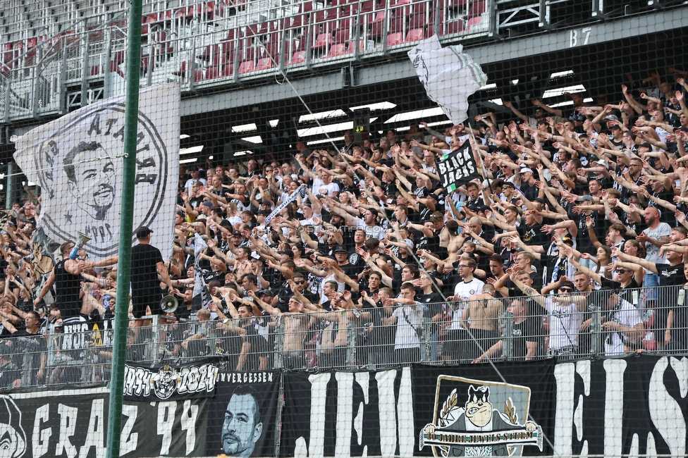 Austria Klagenfurt - Sturm Graz
Oesterreichische Fussball Bundesliga, 3. Runde, SK Austria Klagenfurt - SK Sturm Graz, Woerthersee Stadion Klagenfurt, 17.08.2024. 

Foto zeigt Fans von Sturm
