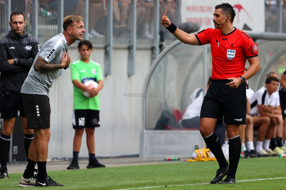 Klagenfurt - Sturm Graz
Oesterreichische Fussball Bundesliga, 3. Runde, SK Austria Klagenfurt - SK Sturm Graz,  Woerthersee Stadion Klagenfurt, 17.08.2024. 

Foto zeigt den Schiedsrichter
