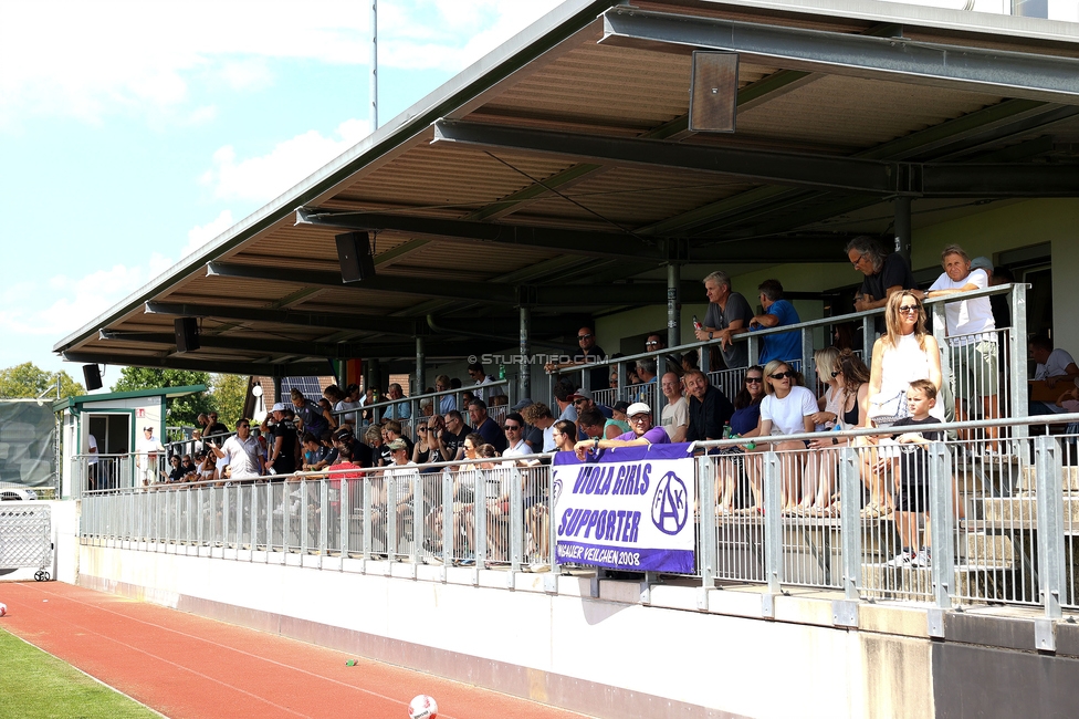 Sturm Damen - Austria Wien
OEFB Frauen Bundesliga, 2. Runde, SK Sturm Graz Damen - FK Austria Wien, Trainingszentrum Messendorf, 18.08.2024. 

Foto zeigt Zuseher
