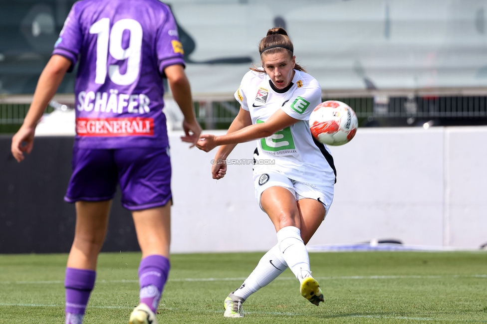 Sturm Damen - Austria Wien
OEFB Frauen Bundesliga, 2. Runde, SK Sturm Graz Damen - FK Austria Wien, Trainingszentrum Messendorf, 18.08.2024. 

Foto zeigt Laura Riesenbeck (Sturm Damen)
