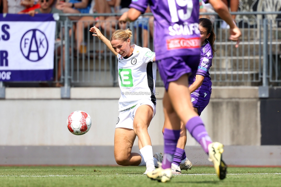 Sturm Damen - Austria Wien
OEFB Frauen Bundesliga, 2. Runde, SK Sturm Graz Damen - FK Austria Wien, Trainingszentrum Messendorf, 18.08.2024. 

Foto zeigt Elisabeth Brandl (Sturm Damen)
