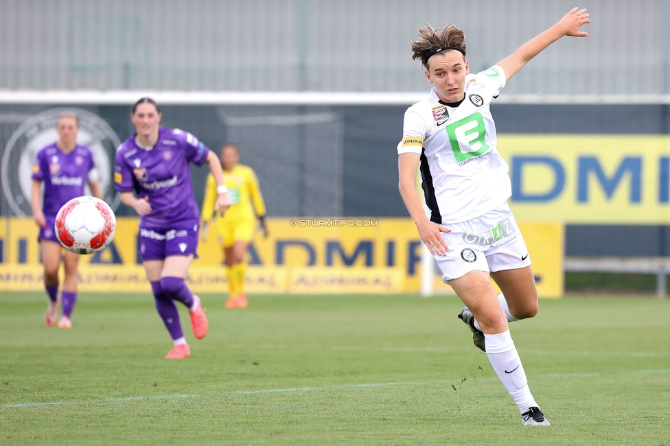 Sturm Damen - Austria Wien
OEFB Frauen Bundesliga, 2. Runde, SK Sturm Graz Damen - FK Austria Wien, Trainingszentrum Messendorf, 18.08.2024. 

Foto zeigt Pauline Deutsch (Sturm Damen)
