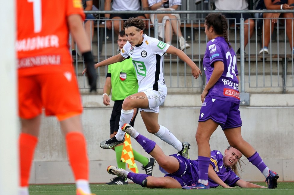 Sturm Damen - Austria Wien
OEFB Frauen Bundesliga, 2. Runde, SK Sturm Graz Damen - FK Austria Wien, Trainingszentrum Messendorf, 18.08.2024. 

Foto zeigt Pauline Deutsch (Sturm Damen)
