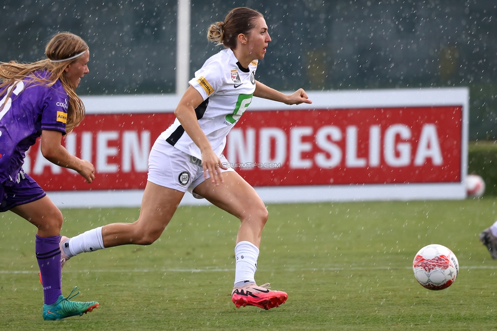 Sturm Damen - Austria Wien
OEFB Frauen Bundesliga, 2. Runde, SK Sturm Graz Damen - FK Austria Wien, Trainingszentrum Messendorf, 18.08.2024. 

Foto zeigt Modesta Uka (Sturm Damen)
