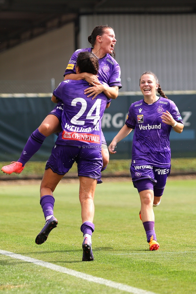 Sturm Damen - Austria Wien
OEFB Frauen Bundesliga, 2. Runde, SK Sturm Graz Damen - FK Austria Wien, Trainingszentrum Messendorf, 18.08.2024. 

Foto zeigt die Torschuetzin zum 1:2
