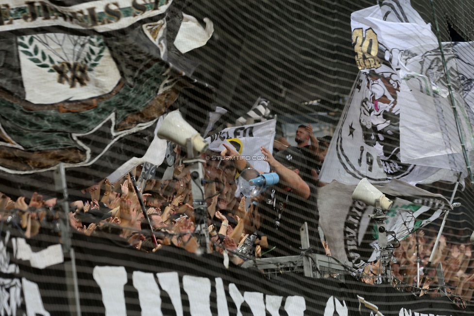 Sturm Graz - Altach
Oesterreichische Fussball Bundesliga, 4 Runde, SK Sturm Graz - SCR Altach, Stadion Liebenau Graz, 24.08.2024. 

Foto zeigt Fans von Sturm
Schlüsselwörter: jewels vorsaenger