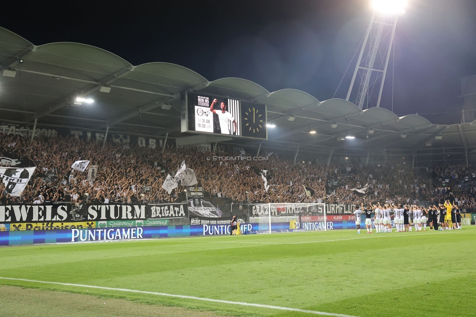 Sturm Graz - Altach
Oesterreichische Fussball Bundesliga, 4 Runde, SK Sturm Graz - SCR Altach, Stadion Liebenau Graz, 24.08.2024. 

Foto zeigt Fans von Sturm und die Mannschaft von Sturm
