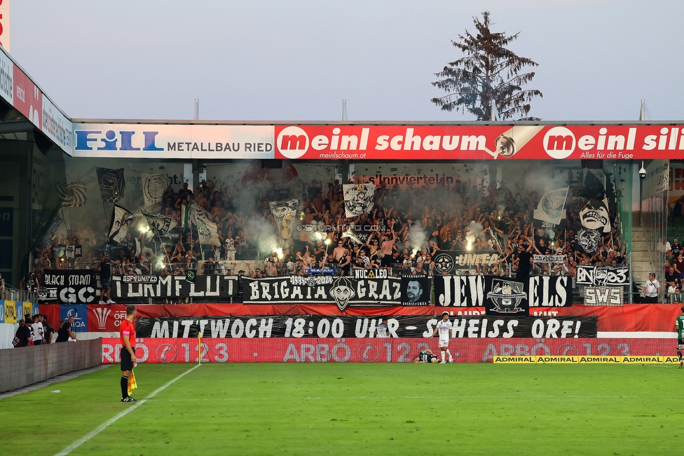 Ried - Sturm Graz
OEFB Cup, 2. Runde, SV Ried - SK Sturm Graz, Innviertel Arena Ried, 28.08.2024. 

Foto zeigt Fans von Sturm
Schlüsselwörter: pyrotechnik