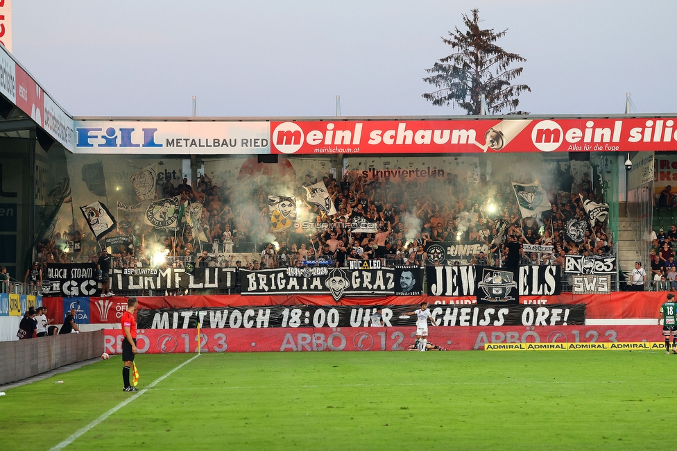 Ried - Sturm Graz
OEFB Cup, 2. Runde, SV Ried - SK Sturm Graz, Innviertel Arena Ried, 28.08.2024. 

Foto zeigt Fans von Sturm
Schlüsselwörter: pyrotechnik