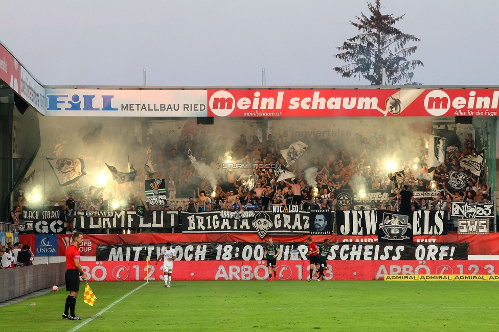 Ried - Sturm Graz
OEFB Cup, 2. Runde, SV Ried - SK Sturm Graz, Innviertel Arena Ried, 28.08.2024. 

Foto zeigt Fans von Sturm
Schlüsselwörter: pyrotechnik