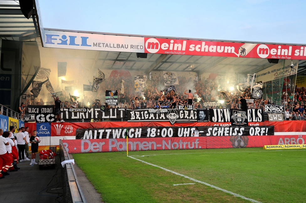 Ried - Sturm Graz
OEFB Cup, 2. Runde, SV Ried - SK Sturm Graz, Innviertel Arena Ried, 28.08.2024. 

Foto zeigt Fans von Sturm
Schlüsselwörter: pyrotechnik