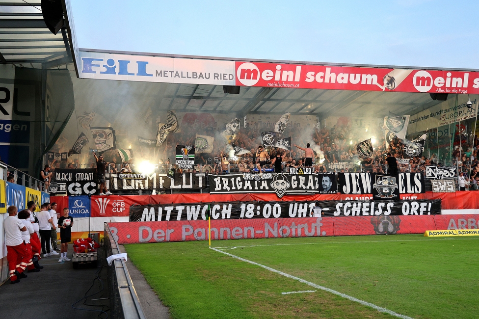 Ried - Sturm Graz
OEFB Cup, 2. Runde, SV Ried - SK Sturm Graz, Innviertel Arena Ried, 28.08.2024. 

Foto zeigt Fans von Sturm
Schlüsselwörter: pyrotechnik