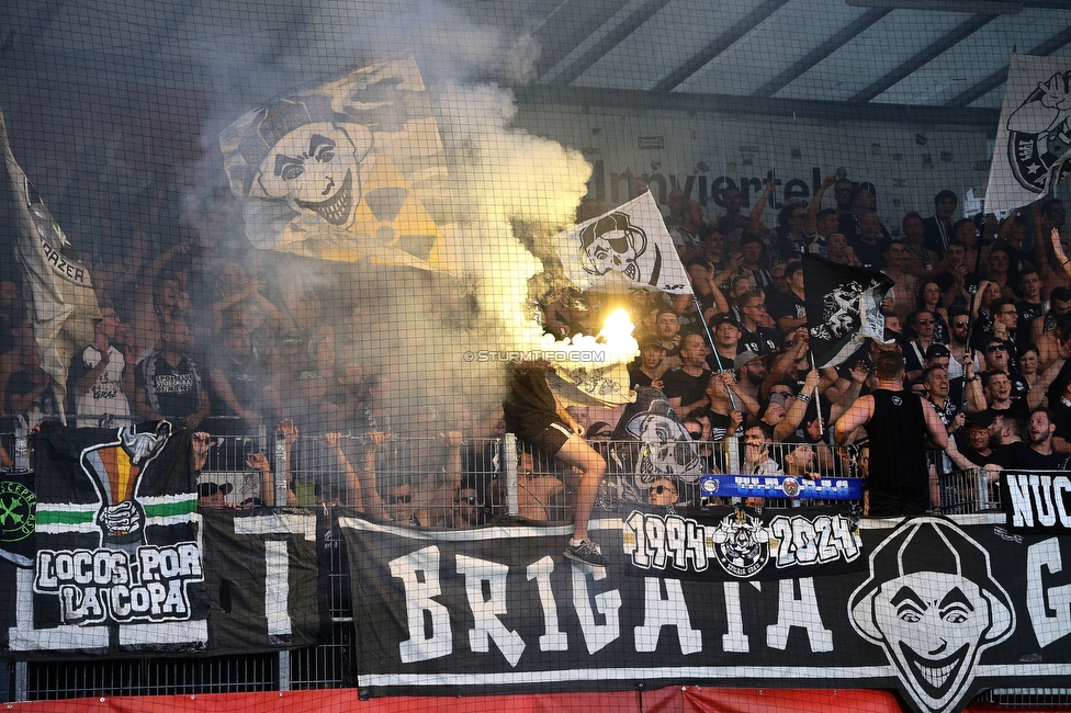 Ried - Sturm Graz
OEFB Cup, 2. Runde, SV Ried - SK Sturm Graz, Innviertel Arena Ried, 28.08.2024. 

Foto zeigt Fans von Sturm
Schlüsselwörter: pyrotechnik