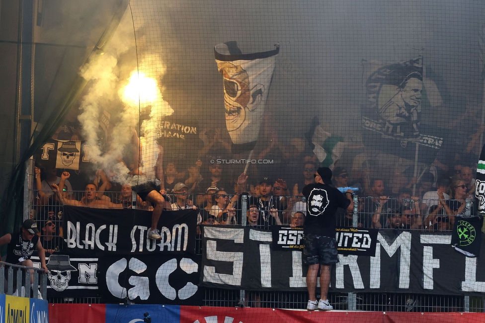 Ried - Sturm Graz
OEFB Cup, 2. Runde, SV Ried - SK Sturm Graz, Innviertel Arena Ried, 28.08.2024. 

Foto zeigt Fans von Sturm
Schlüsselwörter: pyrotechnik